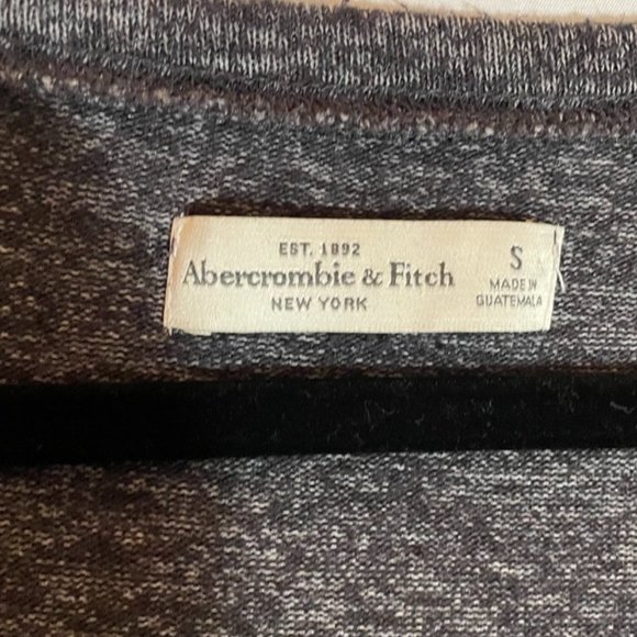 🧡 Abercrombie and Fitch Pocket Tee Shirt Gray Med - Picture 3 of 3